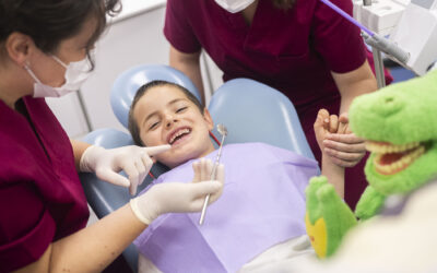 Primera visita al dentista: edad ideal y qué tener en cuenta
